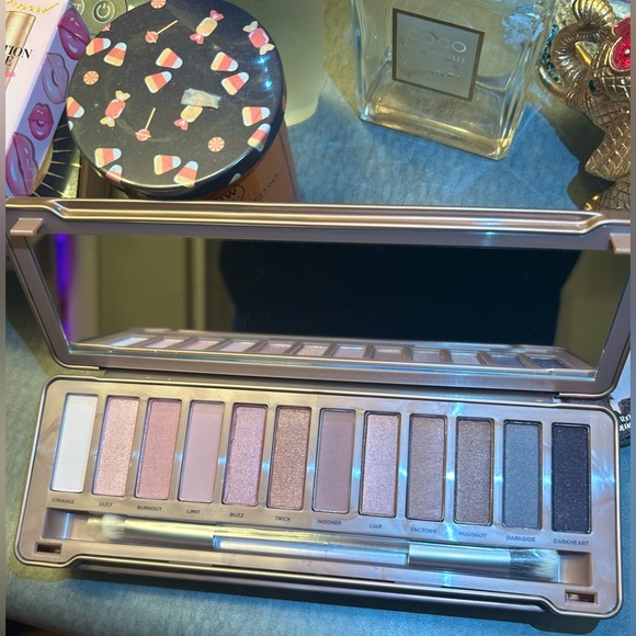 Urban Decay Naked 3 - Picture 6 of 6
